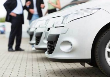 Продължават да намаляват продажбите на нови автомобили в Европейския съюз
