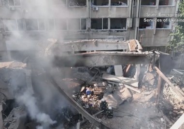 Сградите на два университета в украинския град Николаев бяха поразени