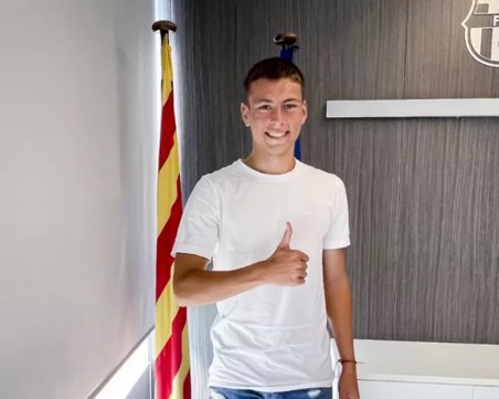 Официално: Български талант подписа с Барселона