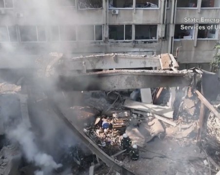 Войната в Украйна: Ракетен обстрел срещу два университета в Николаев