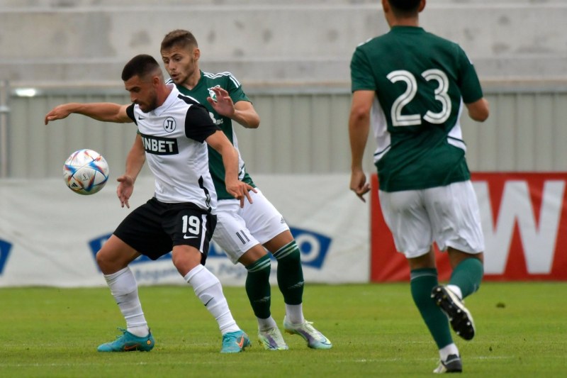 Лудогорец победи с 2:0 Локомотив Пловдив в дербито на втория