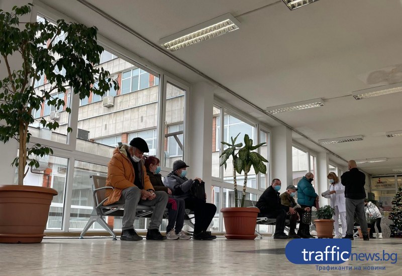 Още две области в червената COVID зона, ръст на случаите в страната