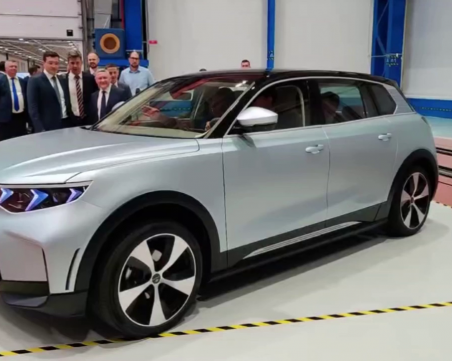 Руската E-Neva – електромобил, взел от всички по малко