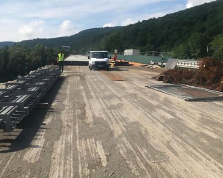 Собственици на отчуждени имоти заради АМ 