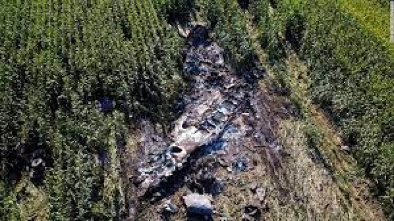Самолетът Antonov An-12BK, който се разби малко преди полунощ в