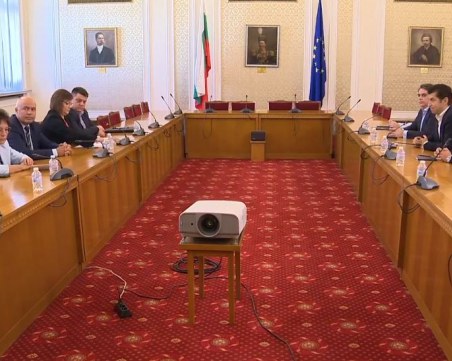 БСП седна на масата за преговори с ПП, очаква от тях министър-председател