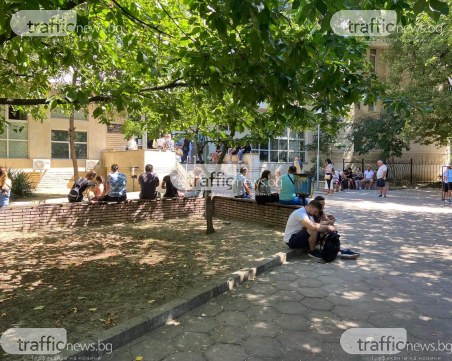 Дежа вю! Големи опашки се извиват пред паспортна служба, МВР все още няма решение на проблема