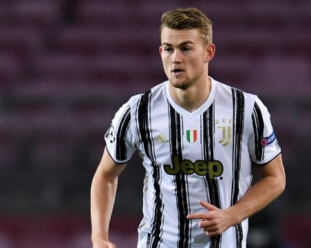 Официално: Де Лихт премина в Байерн Мюнхен