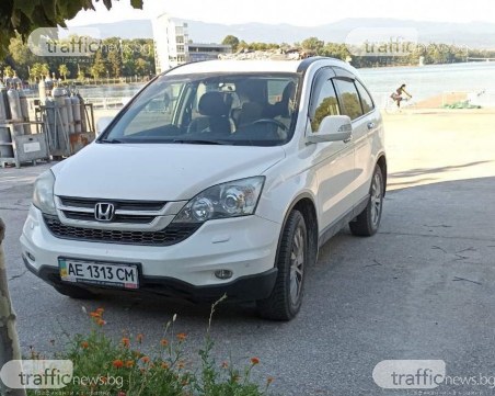 Украинец като Култард - нагази в Гребна база с колата си