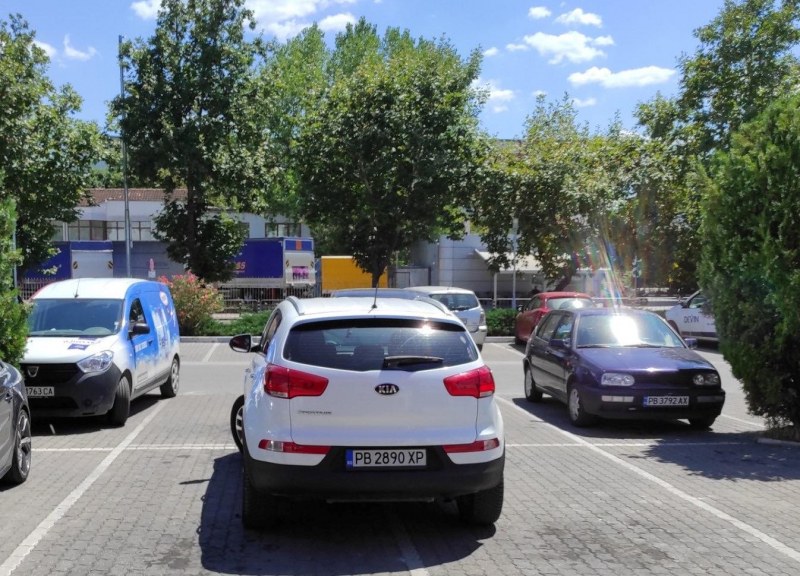 Паркирането ли е сложно или манталитетът трудно се изкоренява?
