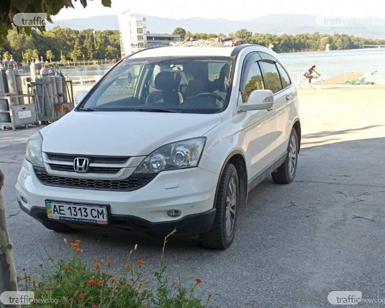 Украинец като Култард - нагази в Гребна база с колата си