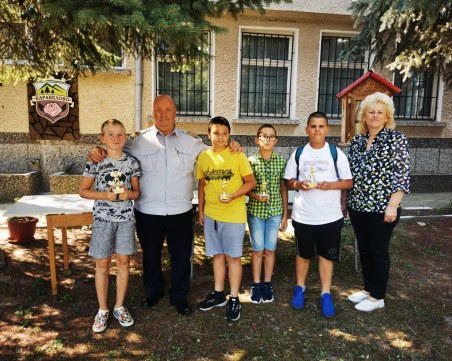 Четири храбри деца получиха отличия за смелост, предотвратиха пожар в село Каравелово