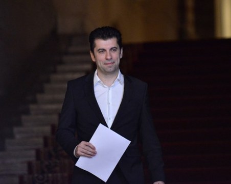 Кирил Петков пусна 890-те хил. долара на посолството на Русия