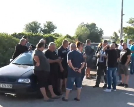 Земеделци от Хасково блокират границата с Гърция