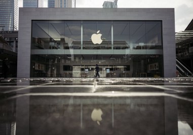Клиенти осъдиха гиганта Apple за некачествени клавиатури Компанията се съгласи