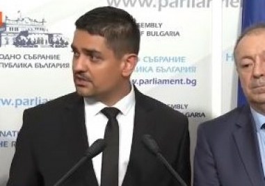 Бившият депутат от ИТН Радостин Василев отправи предупреждение към БСП