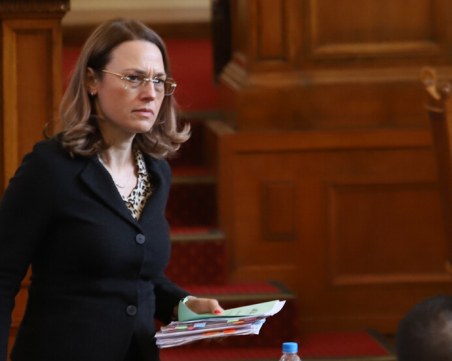 Митева: Бяхме готови да подкрепим първия мандат, но не направиха усилия