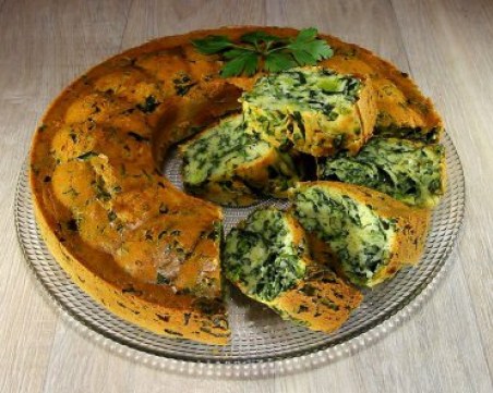 Много вкусен солен кекс със спанак и сирене
