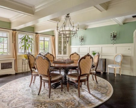 Предлагат нощувка в къщата на 