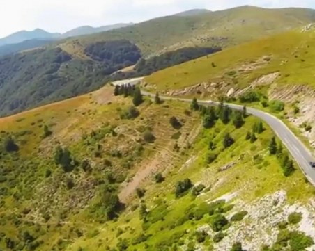 Ремонтират над 30 км пътища в Пловдивско, Троянският проход ще може да се ползва и зимата