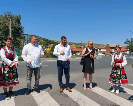 С празничен водосвет и курбан откриха новопостроения мост в Първенец