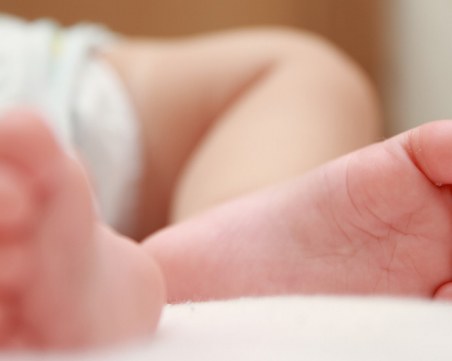 Върнаха у нас 7-месечно българче, изоставено в Косово