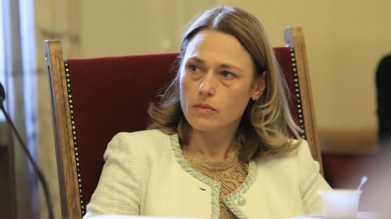 Ива Митева: Бориславова се кълнеше, че кандидатът им за КЕВР отговаря на изискванията