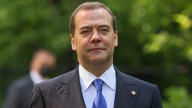 Медведев за Байдън: Странен дядка с деменция, който е забравил задълженията си