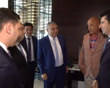 Кирил Петков на среща с президента на Азербайджан за доставки на газ