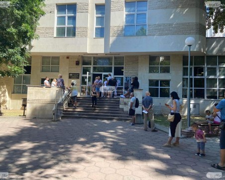 Облекчават чакането на гражданите пред паспортните служби в Пловдив