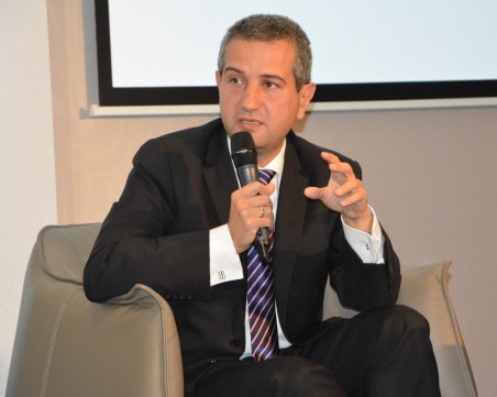 Зам.-министър на труда: Младите имат нужда от мотивиращи заплати