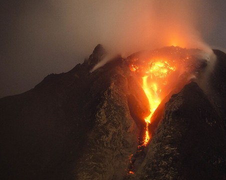 Един от най-активните вулкани в Япония изригна отново
