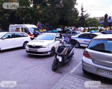 Екшън в Пловдив: Жена хвърля бутилки от 7-мия етаж, полицаи я отведоха