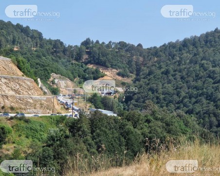 Голямото прибиране от Гърция: Колони на Маказа и 40-градусови жеги