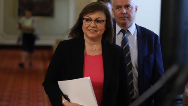 Нинова: До дни решаваме какво да правим с мандата, не сме говорили повече с ИТН