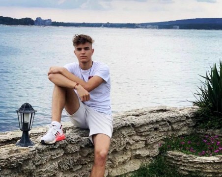 Издирват 16-годишно момче от София