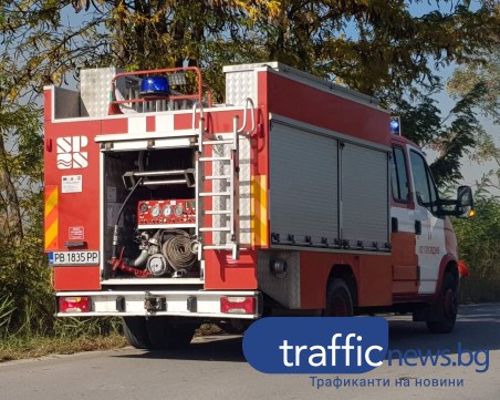 Къща избухна в пламъци в Първомай