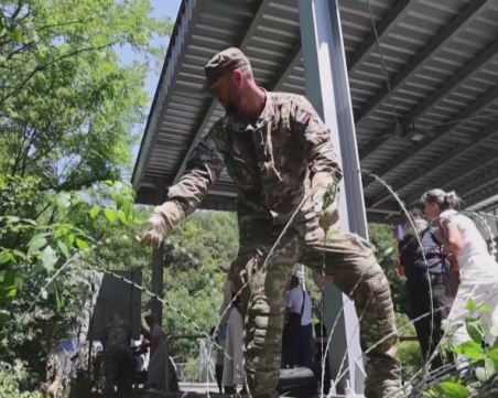 Премахват телената ограда на границата между Словения и Хърватия