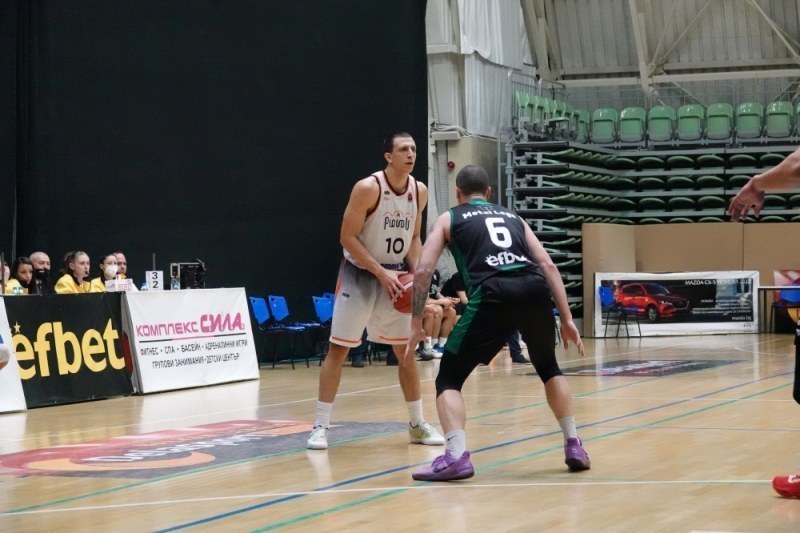 Играчът с най-дълъг стаж в баскетболния Академик - Васил Бачев