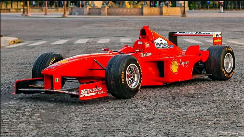 Четири старта, четири победи: Ferrari F300 на Михаел Шумахер с