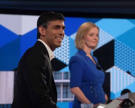 Инцидент прекъсна телевизионния дебат за поста на Борис Джонсън