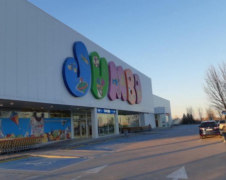 Клиентите на Джъмбо пропищяха от масови кражби от автомобилите им на паркинга