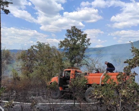 Потушиха пожара в Калояново след два дни борба със стихията
