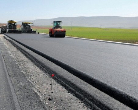 Преди протестите: За 30 минути депутатите приеха индексацията на строителните  договори