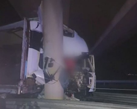 Тир катастрофира на АМ 