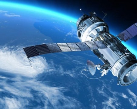 Китайски товарен кораб изгоря напълно, след като навлезе в атмосферата на Земята