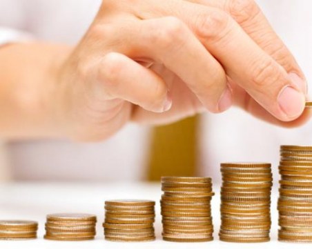 Лихвите по ипотечните кредити падат и през юни, какво да очакваме през следващите месеци?