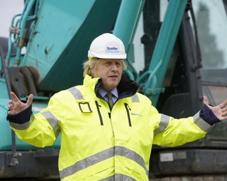 Великобритания отчете най-големия спад на заплати от 20 години насам