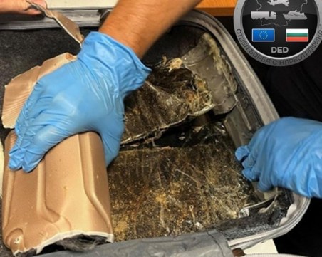 Задържаха над 3 кг. хероин в куфара на 