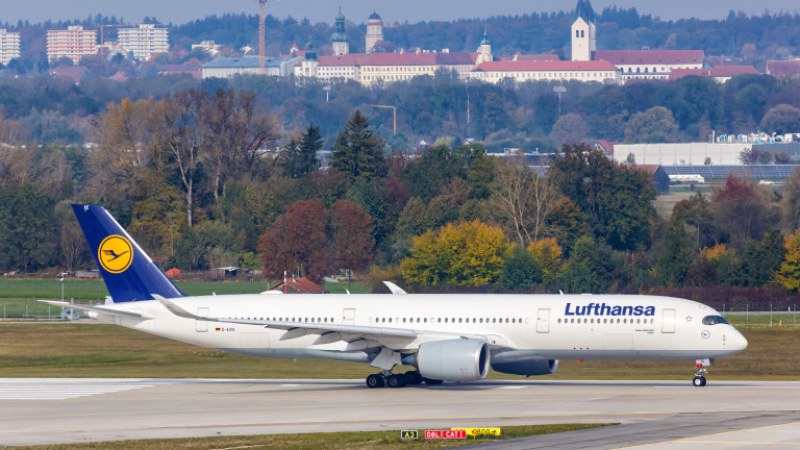 Германската авиокомпания Луфтханза анулира над 1000 полета днес заради стачка